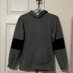 NWOT kids ( 12-13) size L Jordan jersey with hood